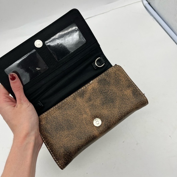 Boutique Brown Western Style Faux Leather Rhinestone Embellished Trifold Wallet - Picture 12 of 12